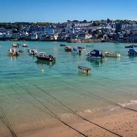 The Lighthouse Penthouse, And * St Ives
